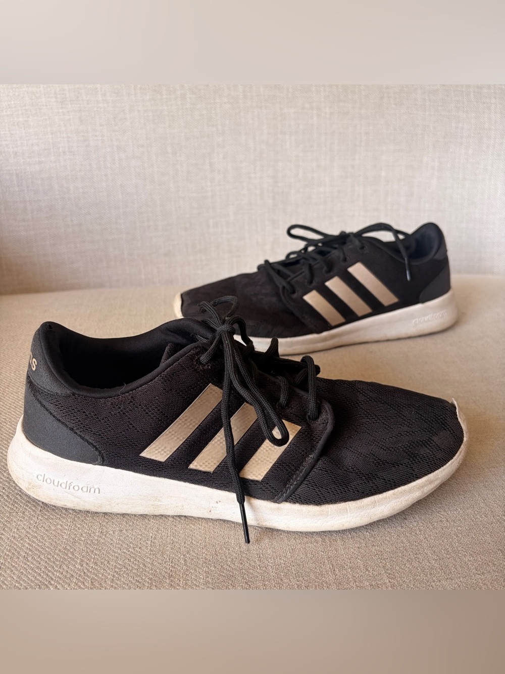Adidas Size 8.5 Black Lace Cloudfoam QT Racer Sneakers